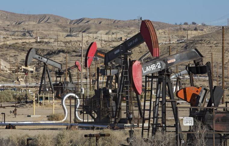США за неделю сократили нефтедобычу ещё на 100 тысяч баррелей в сутки - news.ru - США - Мексика