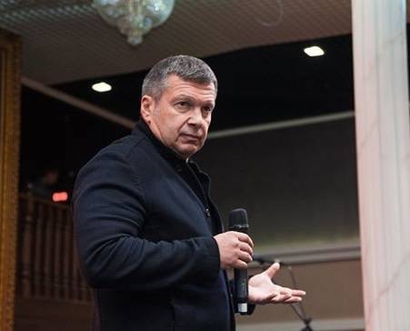 Владимир Соловьев - Александр Мясников - Соловьев объяснил причину тяжелых последствий коронавируса в США - vm.ru - США