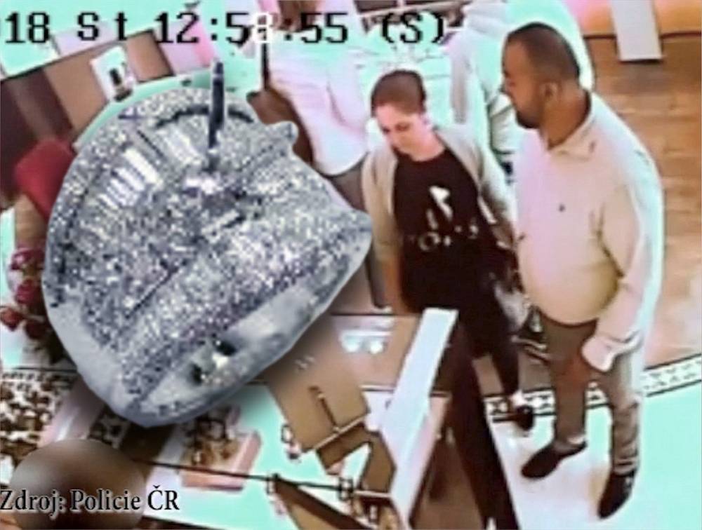 В Карловых Варах иностранцы украли из магазина перстень за 1,5 млн крон: видео - vinegret.cz - Чехия
