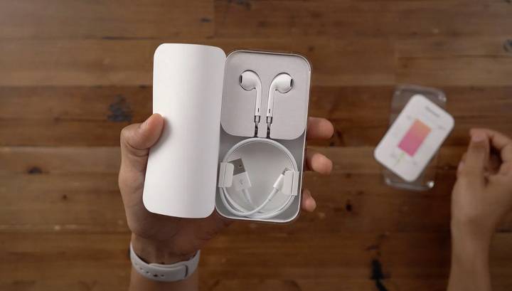 Слух: в коробку с iPhone 12 не положат наушники EarPods - vesti.ru