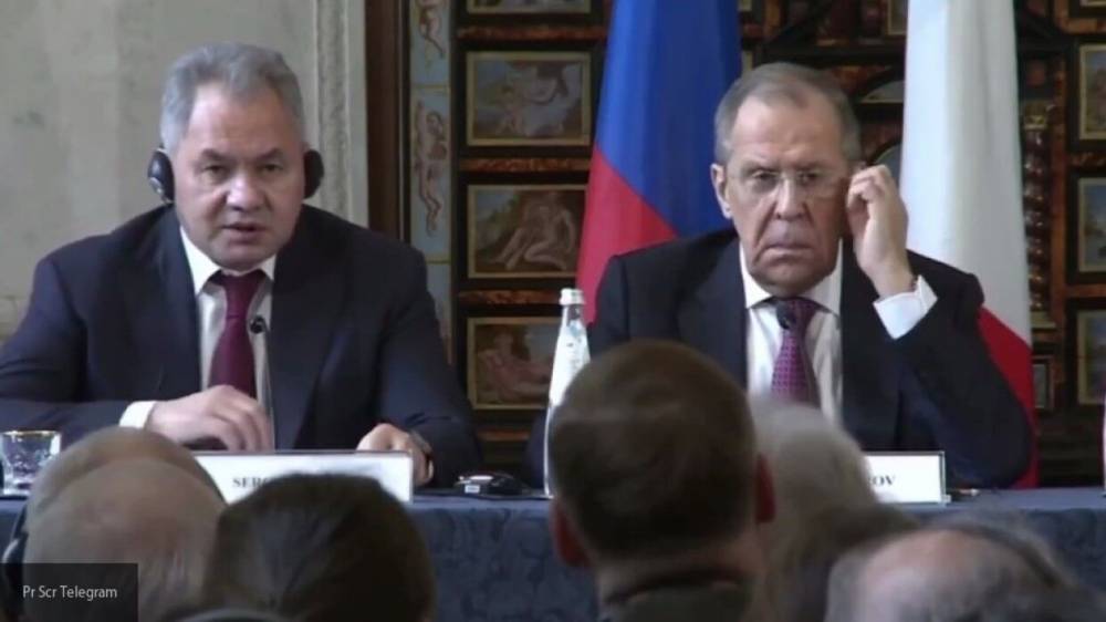 Сергей Шойгу - Сергей Лавров - Глава МИД России Сергей Лавров поздравил своего друга и коллегу Сергея Шойгу с юбилеем - polit.info - Россия