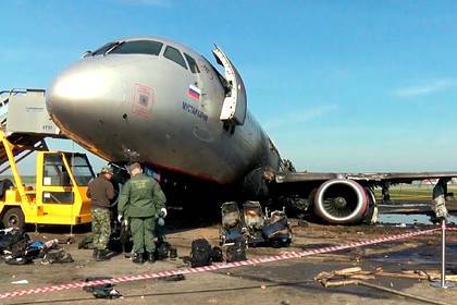 Александр Иванов - Испытатель Superjet назвал сгоревший в Шереметьево самолет неуправляемым - lenta.ru
