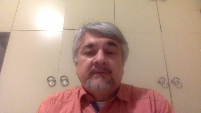 Владимир Зеленский - Петр Порошенко - Ростислав Ищенко - Алексей Фролов - "Второй Зеленский": на Украине готовят "темную лошадку" к выборам президента - tvc.ru - Россия - Украина