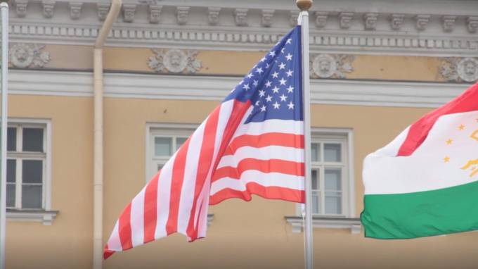 Дональд Трамп - Майк Помпео - Тедрос Гебрейесус - США заподозрили главу ВОЗ в "тесных связях" с Китаем - piter.tv - Китай - США - Вашингтон - Пекин