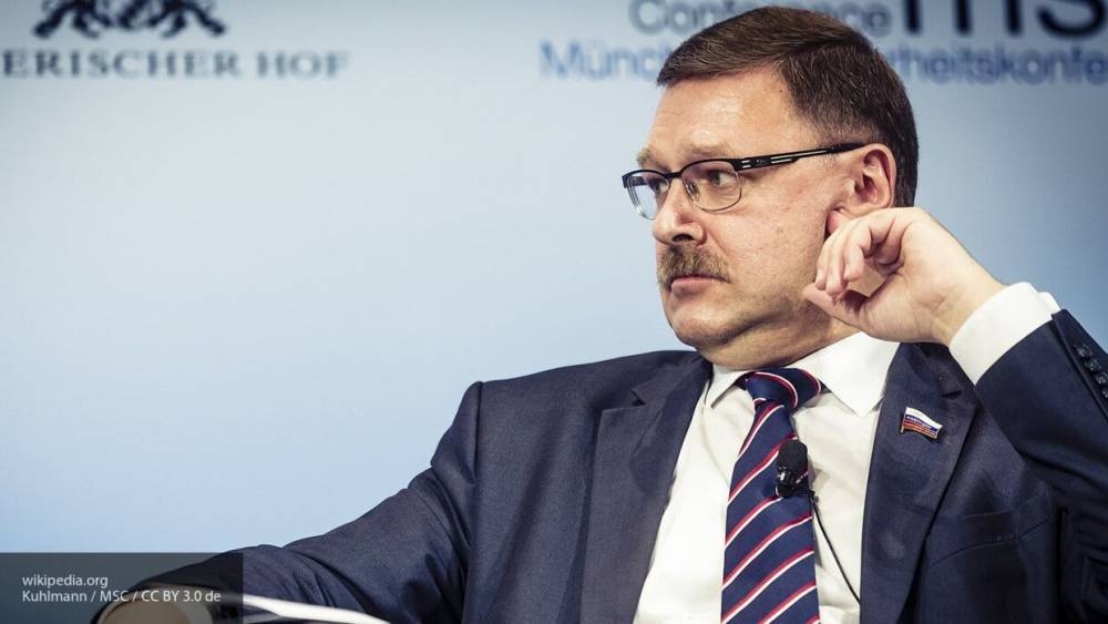 Владимир Зеленский - Косачев назвал нападки Порошенко на Россию попыткой отмыться от сговора с Байденом - inforeactor.ru - Россия - США - Украина