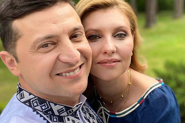Владимир Зеленский - Елена Зеленская - Елена и Владимир Зеленские похвастались дорогими дизайнерскими вышиванками, спровоцировав критику - mk.ru - Украина