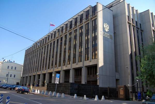 Ирина Рукавишникова - Узаконенная самоизоляция: зачем сенаторы решили добавить новое слово в законодательство - bloknot.ru
