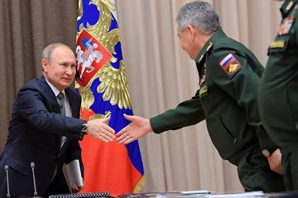 Сергей Шойгу - Владимир Путин - Путин наградил Шойгу на 65-летие - lenta.ru - Россия - Московская обл.