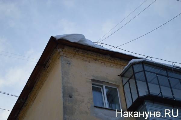 В Екатеринбурге директор УК оштрафован за сход наледи на женщину - nakanune.ru - Россия - Екатеринбург - Свердловская обл. - Директор