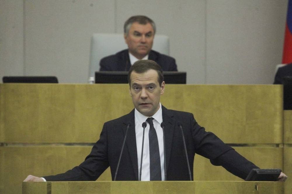 Дмитрий Медведев - Дмитрий Медведев объяснить невозможность самоизоляции чиновников - mk.ru