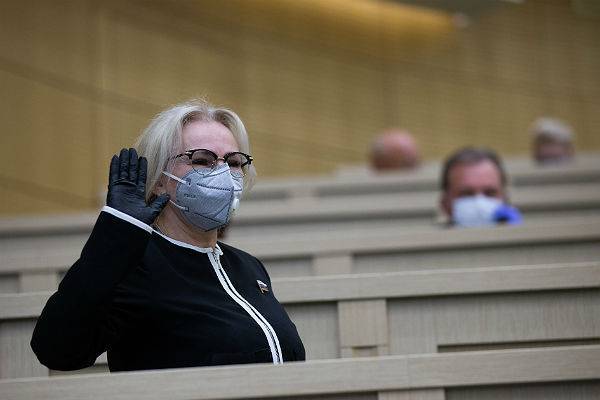 Ирина Рукавишникова - В СФ предложили узаконить понятие самоизоляции - trud.ru