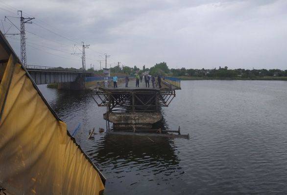 В Днепропетровской области Украины под весом фуры обрушился мост - eadaily.com - Украина - Днепропетровская обл. - район Никопольский - Гсчс
