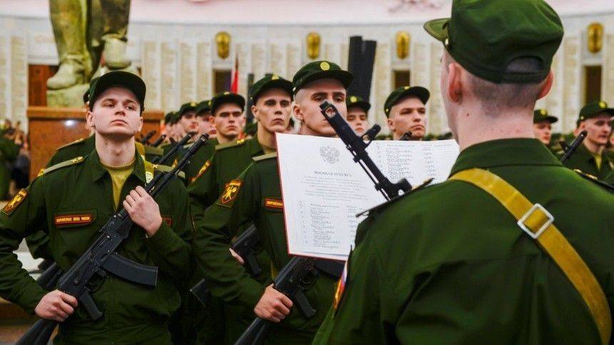 Владимир Путин - Валерий Герасимов - Путин отложил осенний призыв в армию - 5-tv.ru - Россия