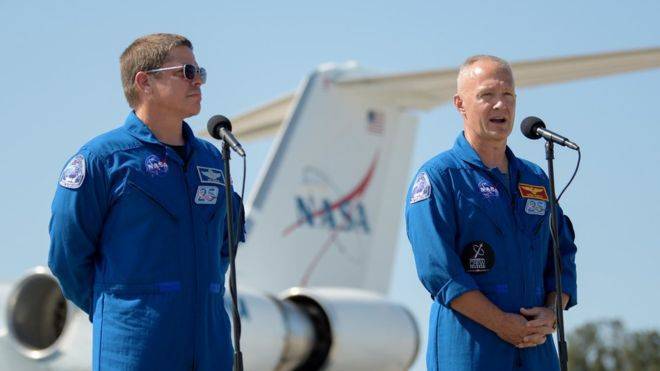 Роберт Бенкен - Илон Маск - Полет Dragon. Астронавты НАСА прибыли на космодром перед историческим стартом на МКС - newsland.com - США - шт.Флорида