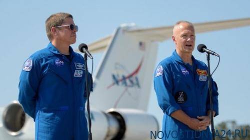 Роберт Бенкен - Илон Маск - Полет Dragon. Астронавты НАСА прибыли на космодром перед историческим стартом на МКС - novostidnya24.ru - шт.Флорида