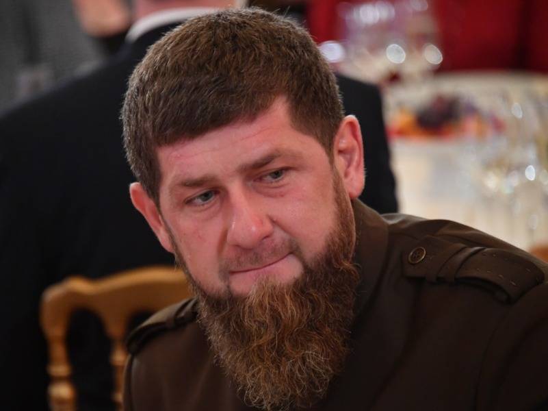 Рамзан Кадыров - Ахмед Дудаев - СМИ: у Кадырова подозревают COVID-19 и поражение легких, он доставлен в Москву - sobesednik.ru - Москва - респ. Чечня