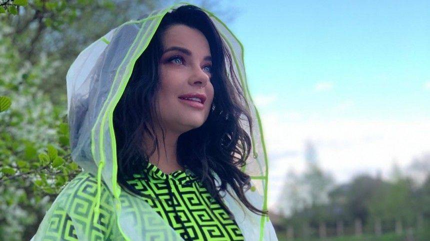 Наталья Королева - «А я гоню королевскую!»: Наташа Королева занялась самогоноварением - 5-tv.ru