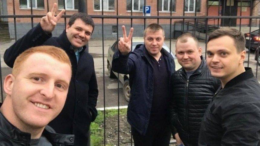 «Нас освободили!» — полицейские из Боровичей поблагодарили граждан за поддержку - 5-tv.ru - Новгородская обл.