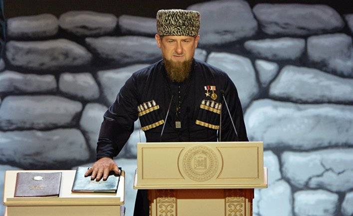 Рамзан Кадыров - Союзник Путина сражен коронавирусом: чеченский лидер Рамзан Кадыров в больнице «с поражением 50% легких» (Daily Mail, Великобритания) - inosmi.ru - Москва - Россия - Англия