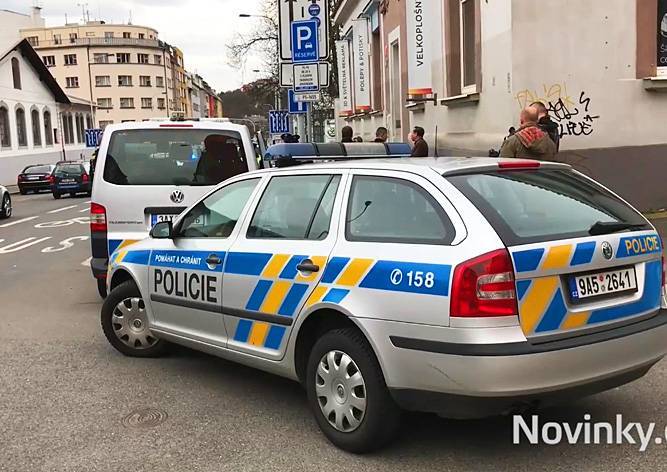 В Праге машина с дипномерами сбила ребенка - vinegret.cz - Вьетнам - Прага
