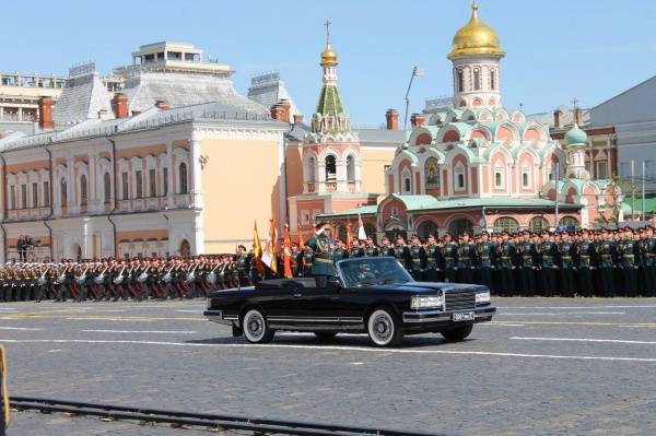 Станислав Зась - Зюганов сообщил, когда может пройти парад Победы - nakanune.ru