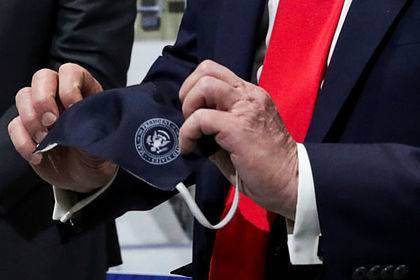 Дональд Трамп - Трамп поделился впечатлениями от ношения маски - lenta.ru - Китай - США - шт. Мичиган