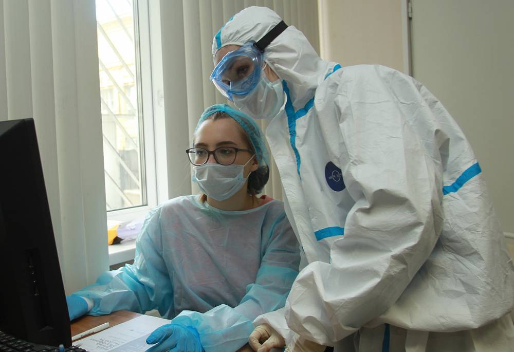 Более 400 пациентов после лечения COVID-19 выписали из больниц Подмосковья - vm.ru - Россия - Московская обл.