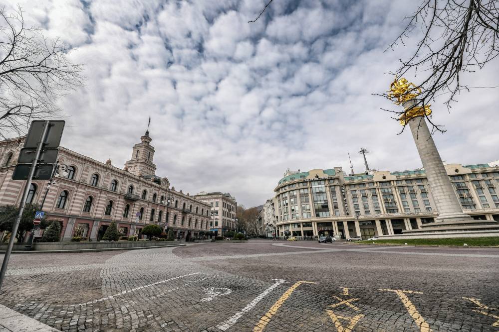 Георгий Гахария - В Грузии отменяется запрет на передвижение более трех человек в частных машинах - newsgeorgia.ge - Грузия