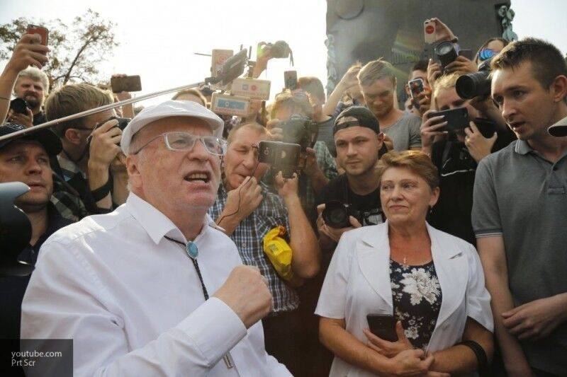 Владимир Жириновский - Аглая Чайковская - Жириновский заявил о планах баллотироваться в президенты в 2024 году - politros.com - Россия