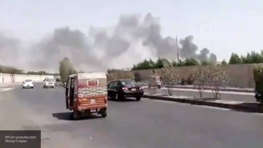 Очевидцы публикуют кадры из жилого района, куда рухнул пакистанский самолет - polit.info - Пакистан - Карачи