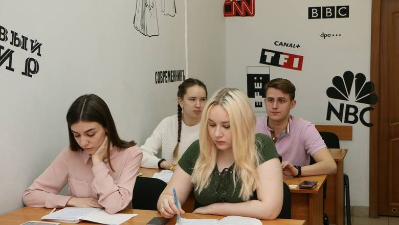 Российские абитуриенты пожелали стать компьютерщиками и врачами - newizv.ru - Россия