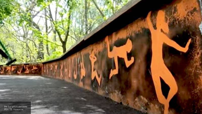 Жителей Владивостока возмутили рисунки с дизайном 18+ на детской площадке - inforeactor.ru - Владивосток - Кемерово