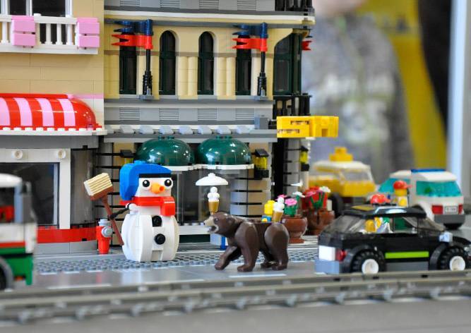 В Праге открылась крупнейшая в Европе выставка моделей из LEGO - vinegret.cz - Прага