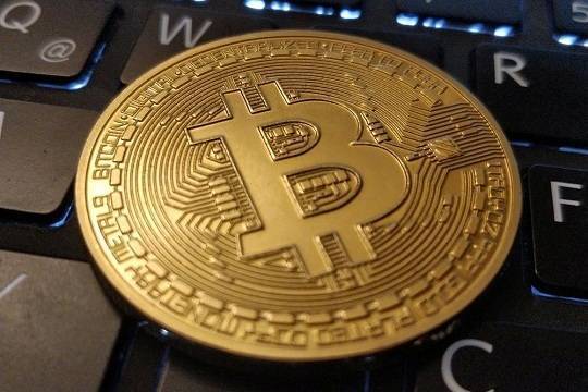 В Госдуме захотели наказывать за незаконный оборот криптовалюты - versia.ru - Россия