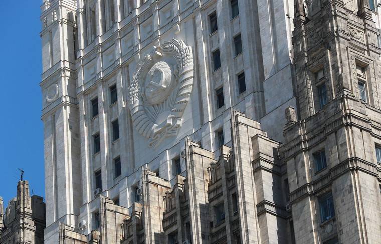Сергей Рябков - В МИД РФ в очередной раз постулировали отказ просить США о снятии санкций - news.ru - Россия - США - Вашингтон