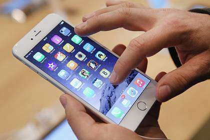 Старые iPhone внезапно обновились - lenta.ru