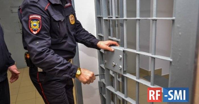 В Энгельсе полицейские поймали убийцу, когда тот выносил из подъезда труп - rf-smi.ru - Россия - Саратовская обл. - Волгоградская обл.