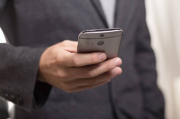 Россиянам рассказали, как защитить смартфон от мошенников - abnews.ru - Новости