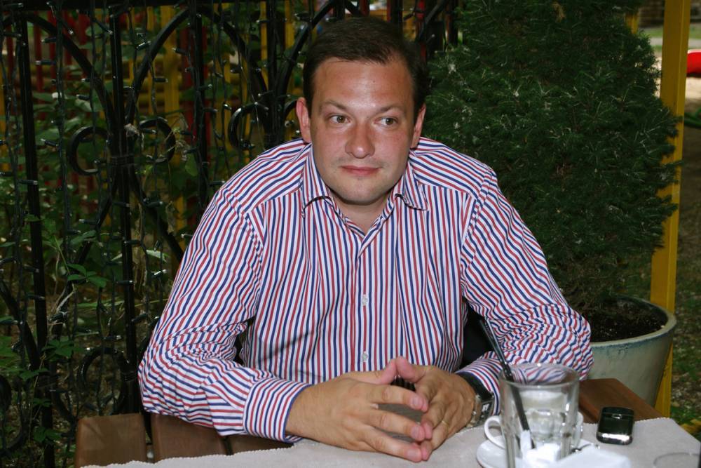 Сергей Брилев - Сергей Брилев отменил эфир и ушел на самоизоляцию - mk.ru - Россия
