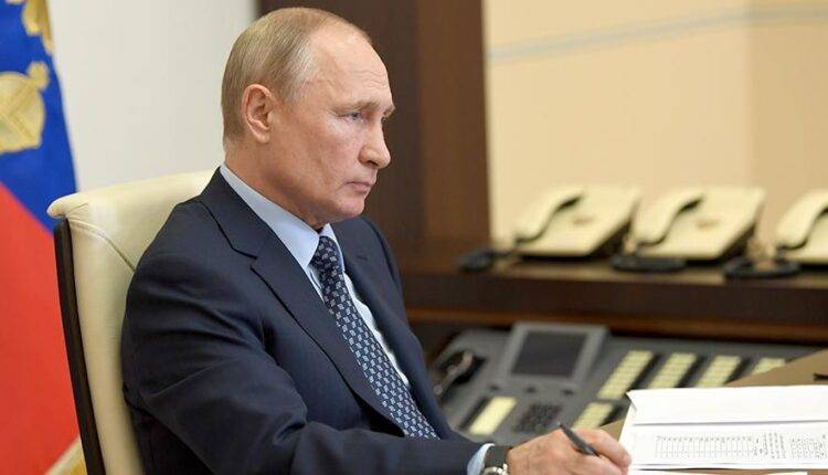 Владимир Путин - Олег Матыцин - Путин обсудил с главой Минспорта возобновление работы спортцентров - newtvnews.ru - Россия