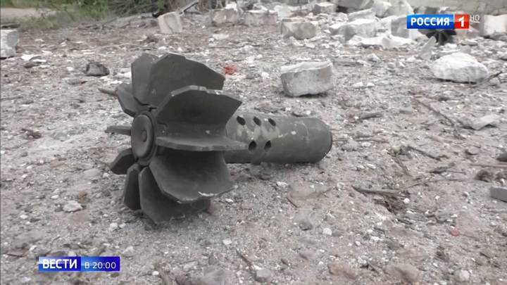 Киевские силовики вновь бьют по Донбассу: в ДНР обещают ответить адекватно жестко - vesti.ru - Россия - Украина - Киев - ДНР - Ясиноватая