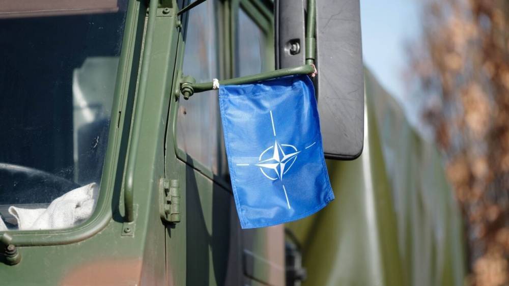 Йенс Столтенберг - Постпредство РФ усомнилось в приверженности НАТО контролю над вооружениями - riafan.ru - Россия - США - Брюссель