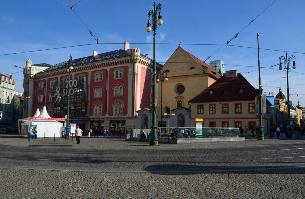 Вход на станцию метро Náměstí Republiky в Праге закроют на 9 месяцев - vinegret.cz - Чехия - Прага
