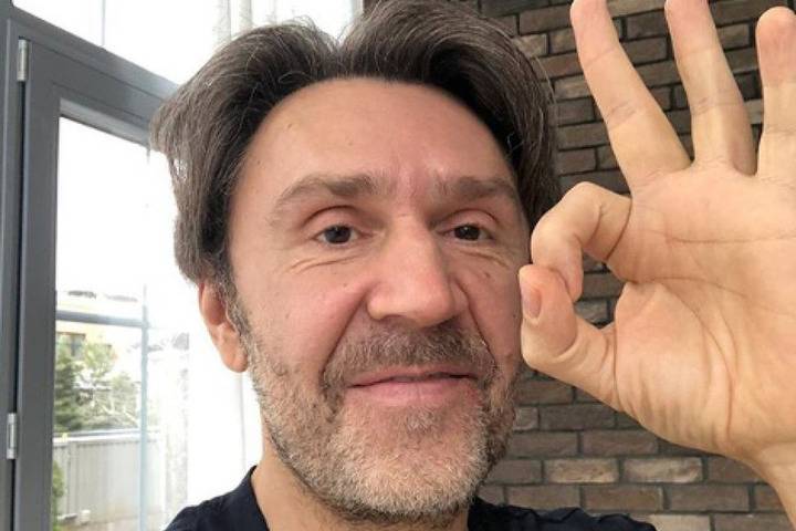 Сергей Шнуров - «Складки живота, как зарубки»: Шнуров описал самоизоляцию в стихах - mk.ru