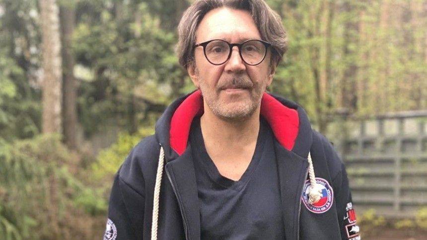 Сергей Шнуров - Изгнали из рая: Шнуров сожалеет о завершении самоизоляции - 5-tv.ru - Санкт-Петербург