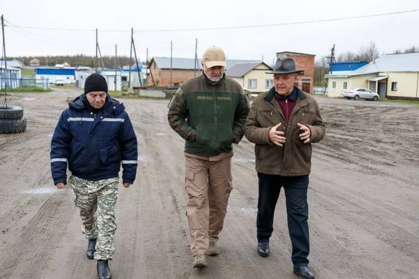 Владимир Уйба - Владимир Уйба ознакомился с особенностями развития местного производства в Ижемском районе - bnkomi.ru - респ. Коми - Сыктывкар