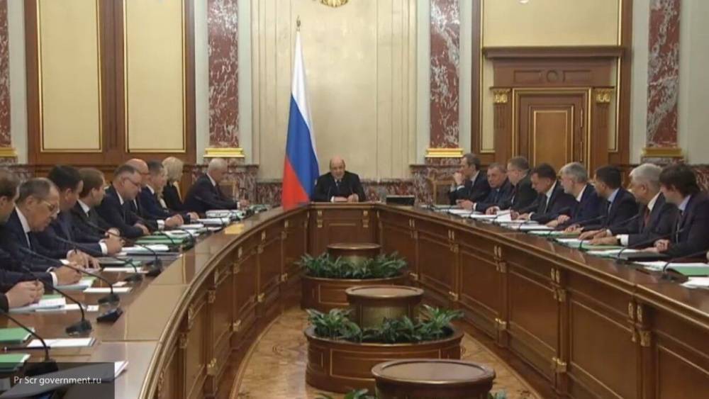 Владимир Путин - Аглая Чайковская - Правительство РФ подписало распоряжение о выделении средств на выплаты семьям с детьми - politros.com - Россия