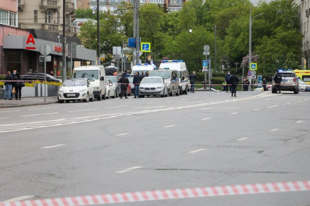 Стали известны подробности инцидента в отделении банка в центре Москвы - vm.ru - Москва