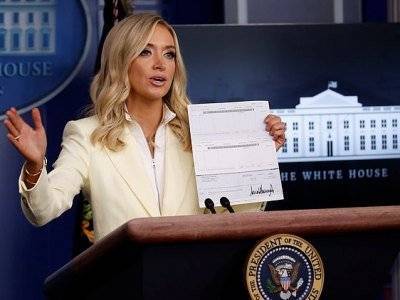 Дональд Трамп - СМИ: Пресс-секретарь Белого дома случайно обнародовала номер личного банковского счета Трампа - news.am - США - New York