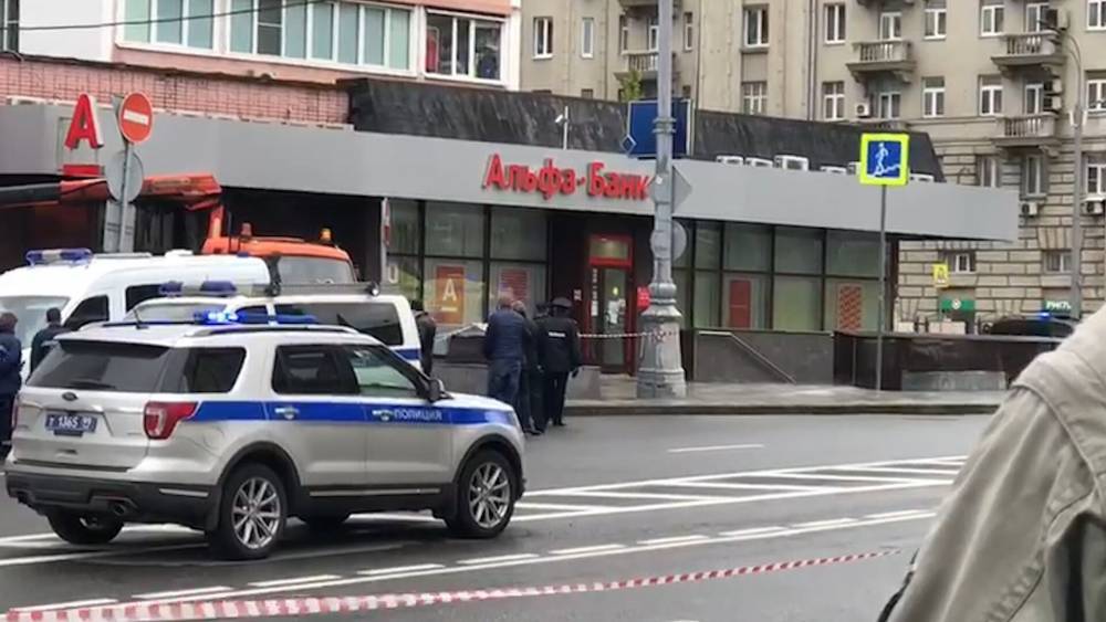 Ольга Бузова - Захват «Альфа-банка» в прямом эфире наблюдали тысячи пользователей в Instagram. - riafan.ru - Москва